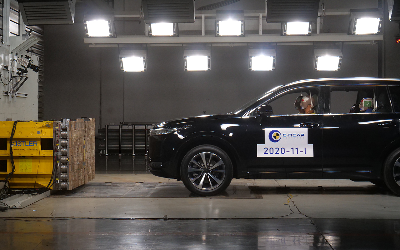 理想ONE获C-NCAP五星评价，并连续获得三家机构中大型SUV最高安全认证