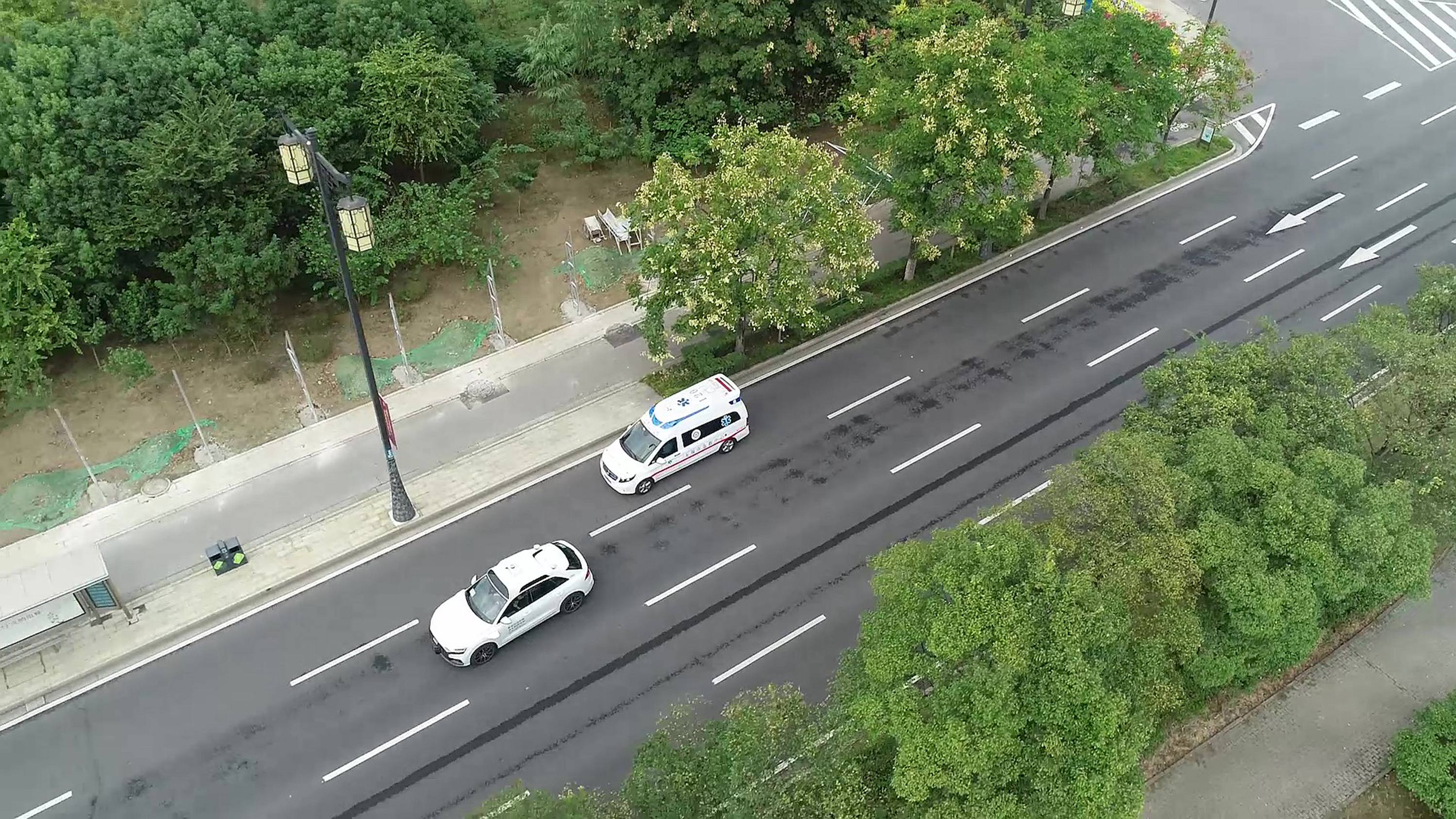 奥迪全球首次在公开道路融合V2X信号的L4自动驾驶演示